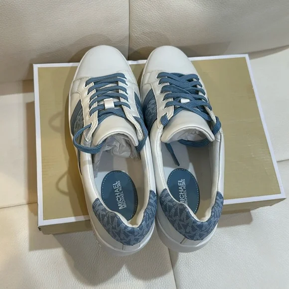 Michael Kors Poppy Leather and Logo Stripe Sneaker in Size 8.5 with Box - Picture 7 of 11